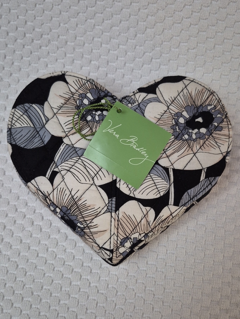 BNWT Vera Bradley Black and Cream Floral Heart Shape Jewelry Box